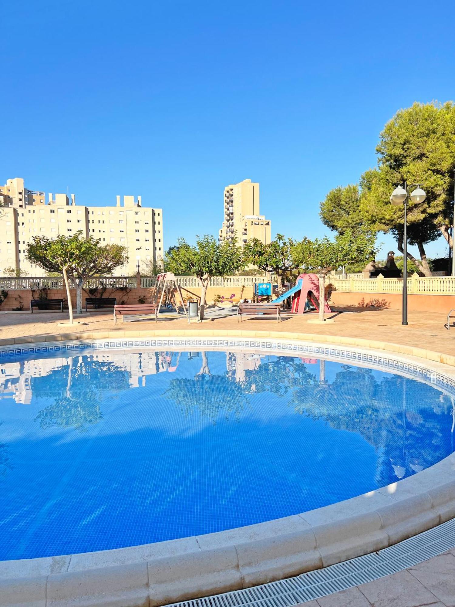 Coqueto Con Piscina, Nuevo A 50M Del Mar, Parking Gratis Apartment Ел Кампело Екстериор снимка