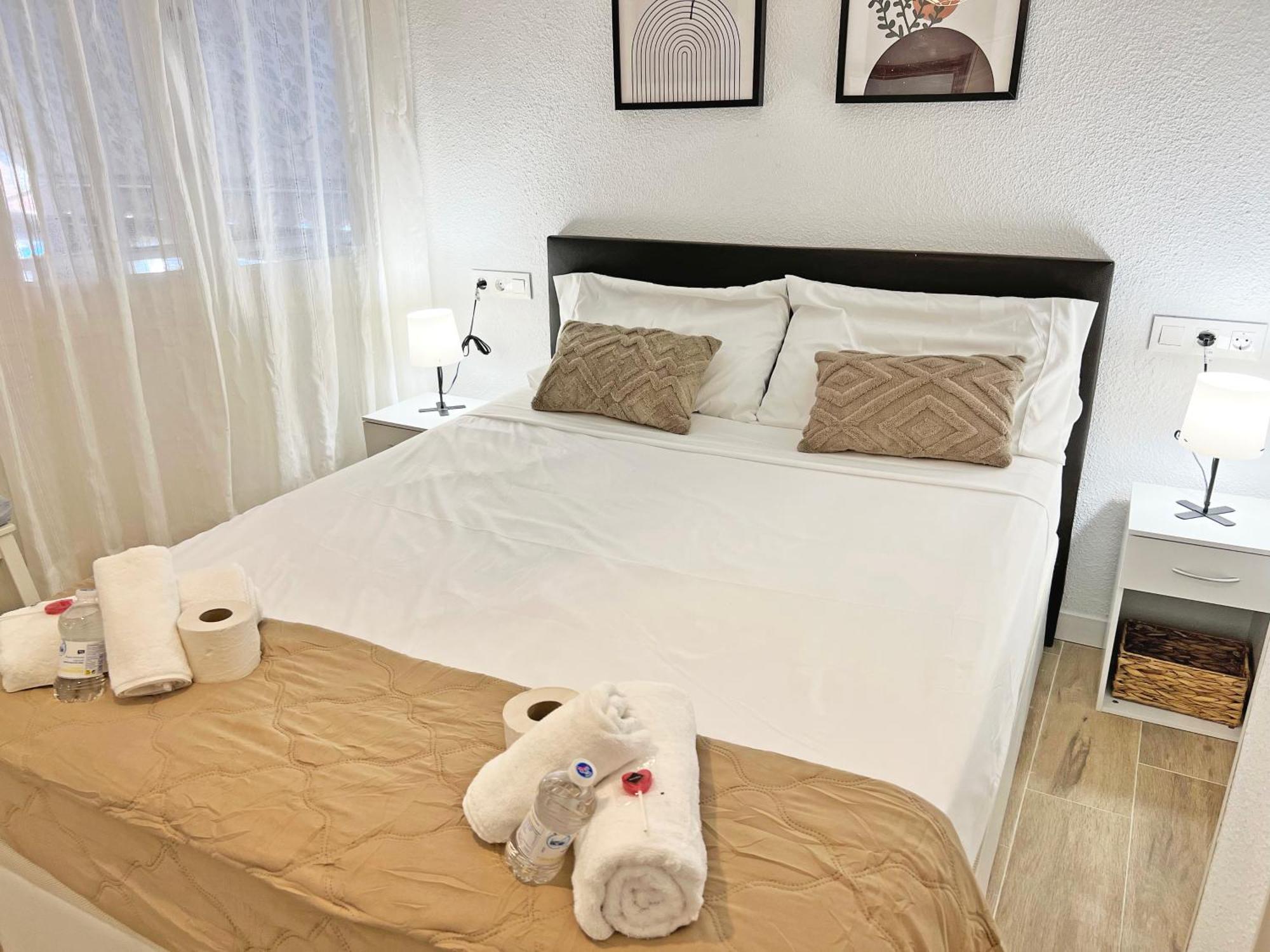 Coqueto Con Piscina, Nuevo A 50M Del Mar, Parking Gratis Apartment Ел Кампело Екстериор снимка